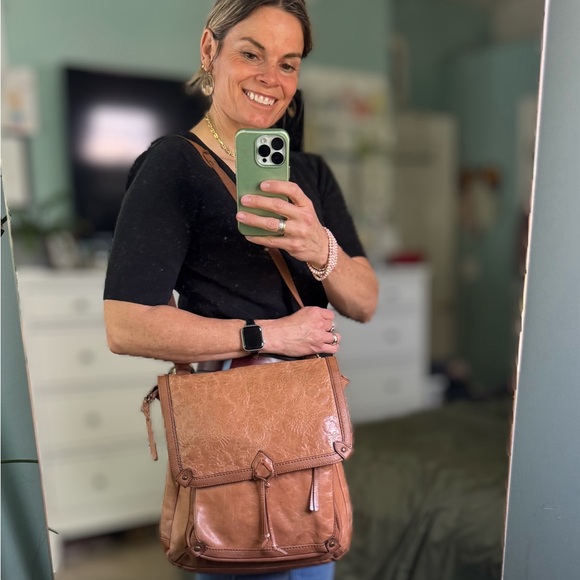 Meet your Posher, Carrilyne - Picture 5 of 9